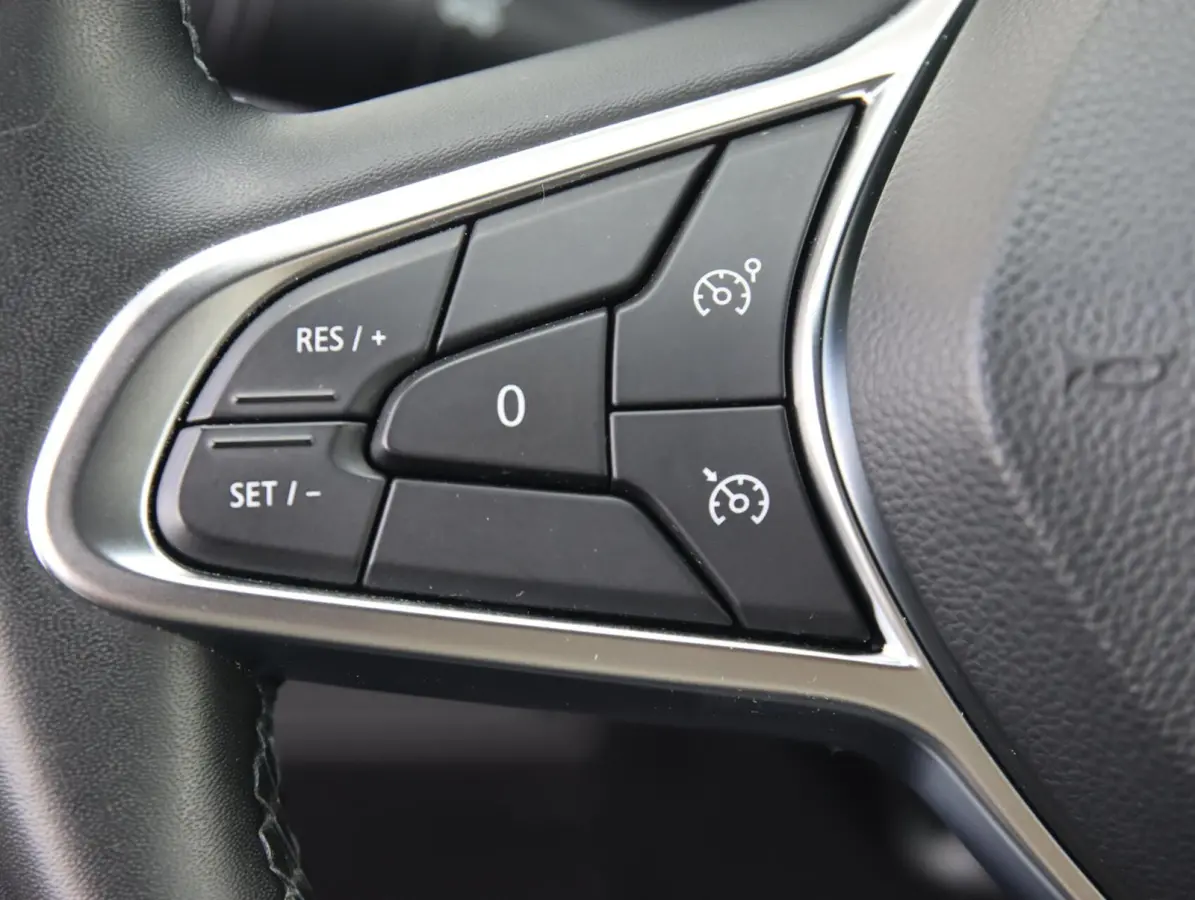1.0 TCe 90 Zen | Trekhaak | Apple Carplay | All-seasonbanden