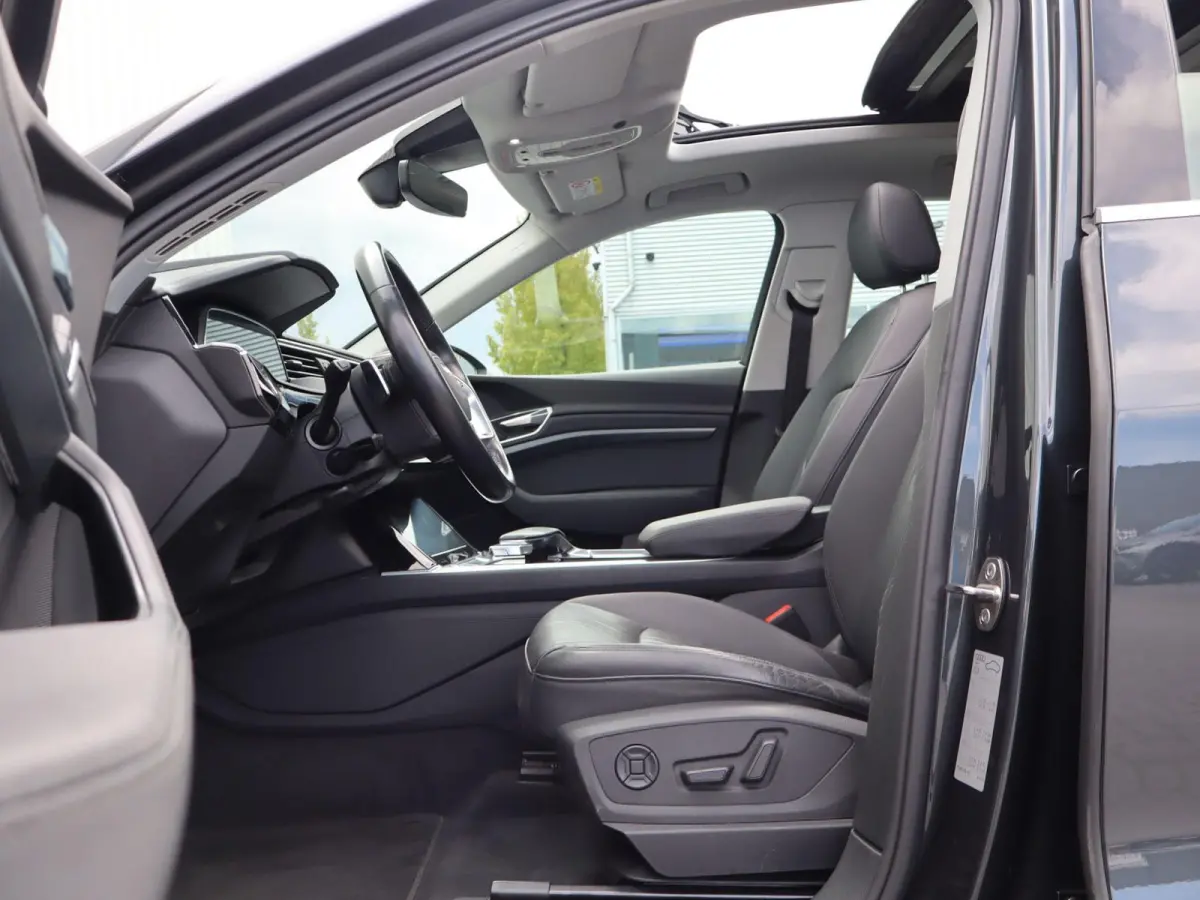 50 313pk quattro Launch edition plus 71 kWh | SoH 97% | Panoramadak | Adaptive Cruise | Voorstoelen Verwarmd | 20'' Lichtmetalen Velgen