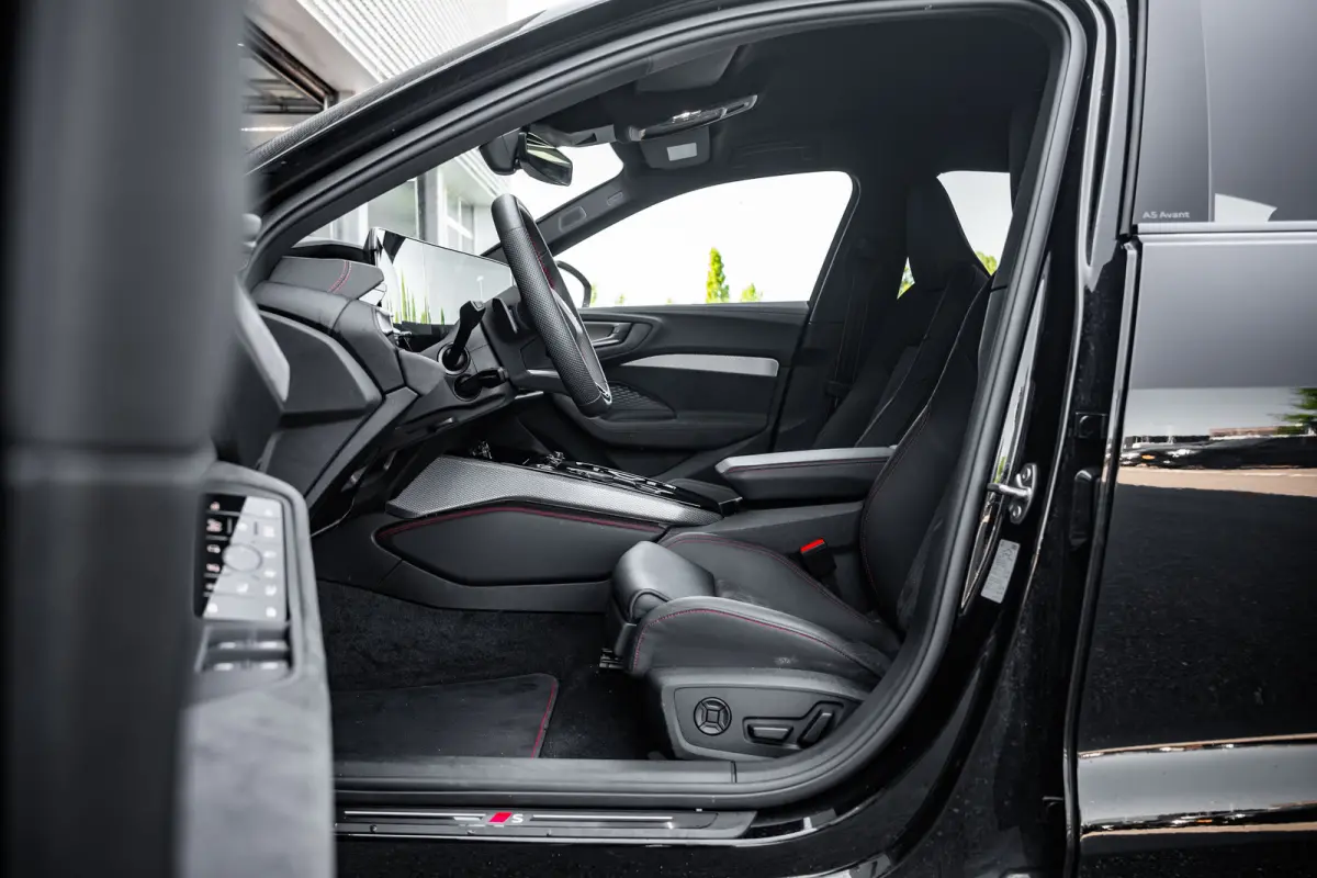 Avant 2.0 quattro S edition Competition | Bang & Olufsen | Trekhaak | HUD | 360 Camera | Memory | | Alarm klasse 1(startblokkering) | Apple Carplay/Android Auto|telefoonintegratie premium | 