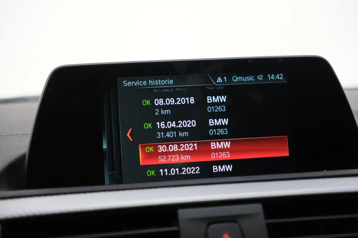 118i M Sport | Zwart leder