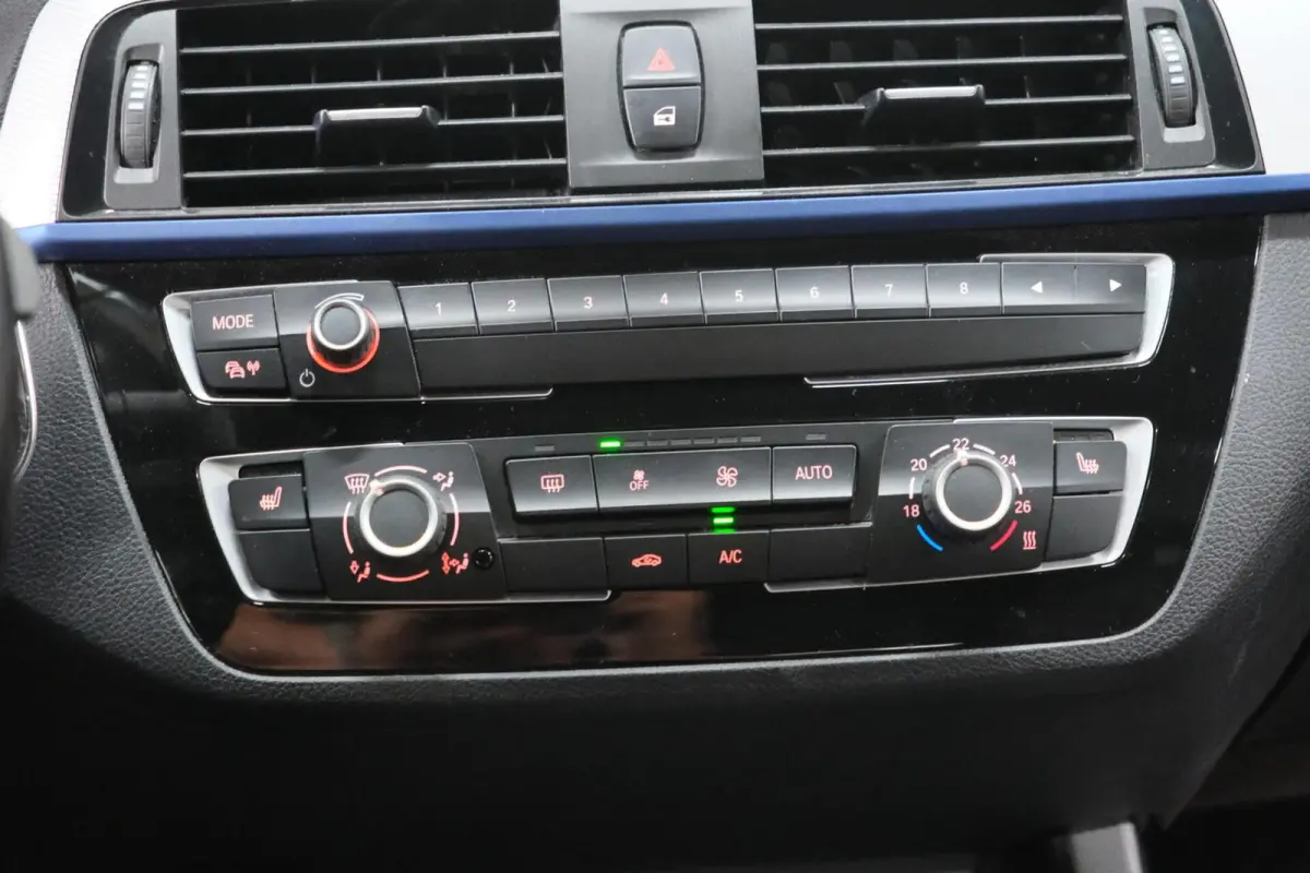 118i M Sport | Zwart leder