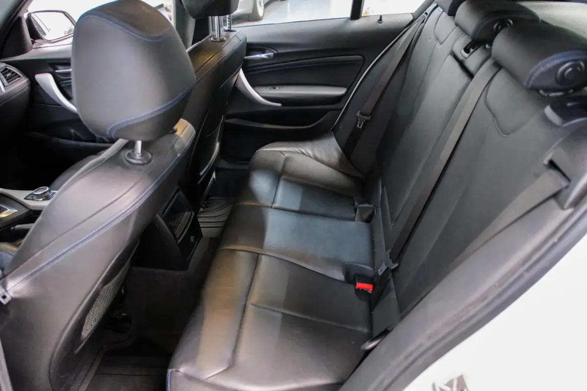 118i M Sport | Zwart leder