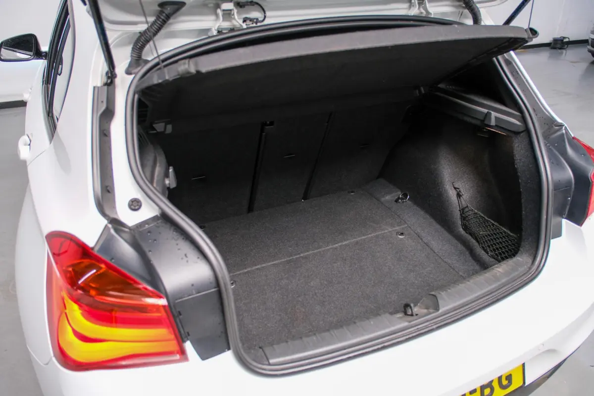 118i M Sport | Zwart leder