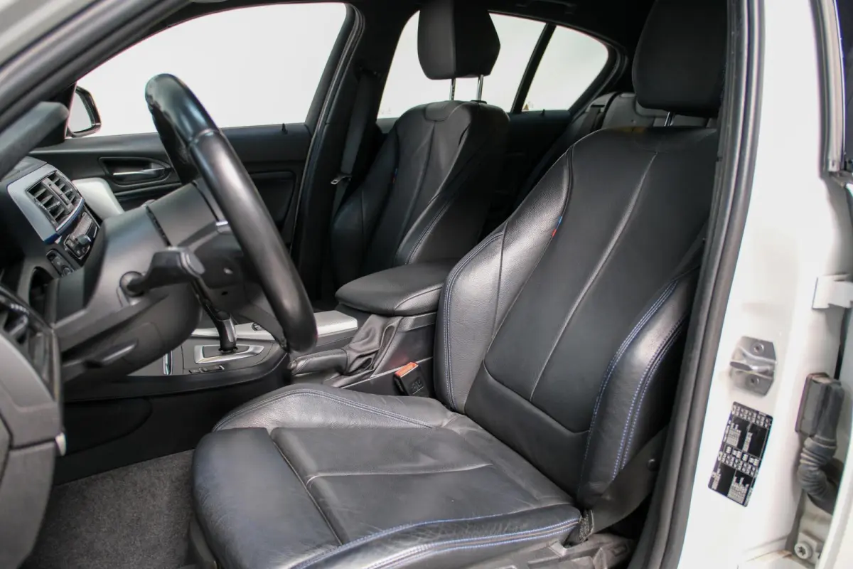 118i M Sport | Zwart leder