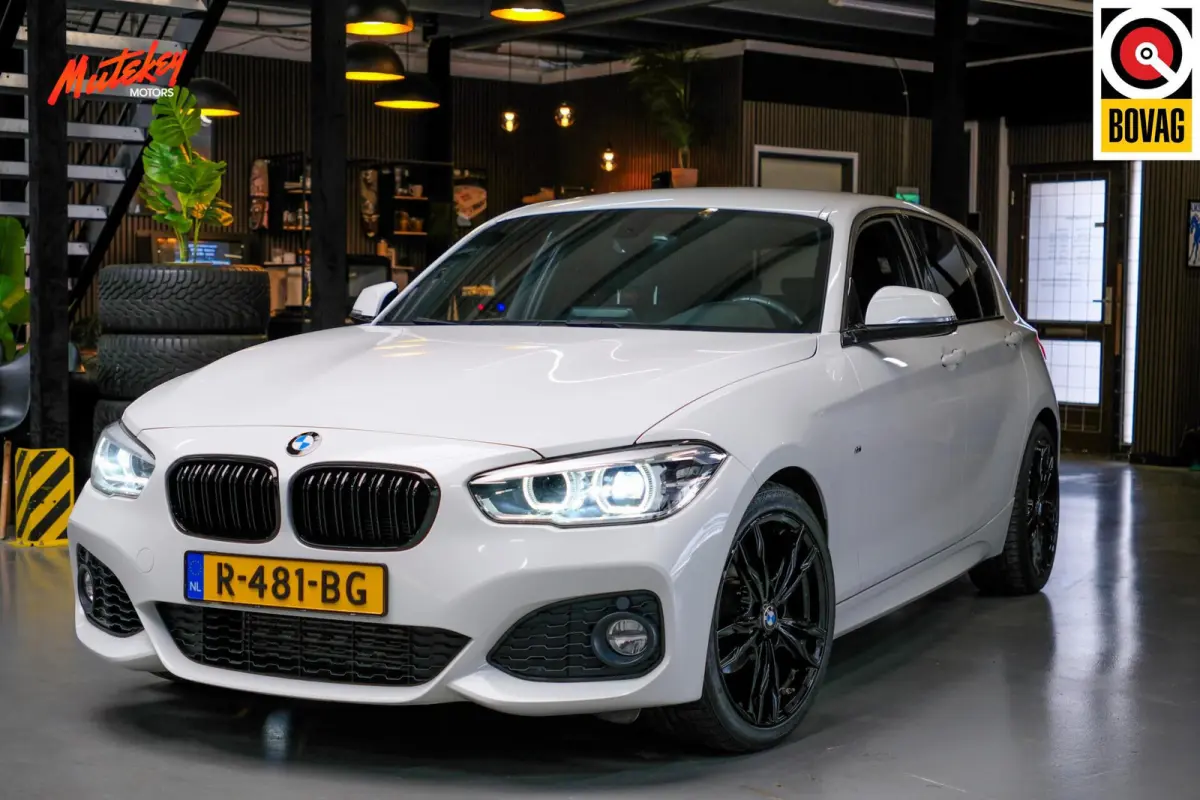 118i M Sport | Zwart leder