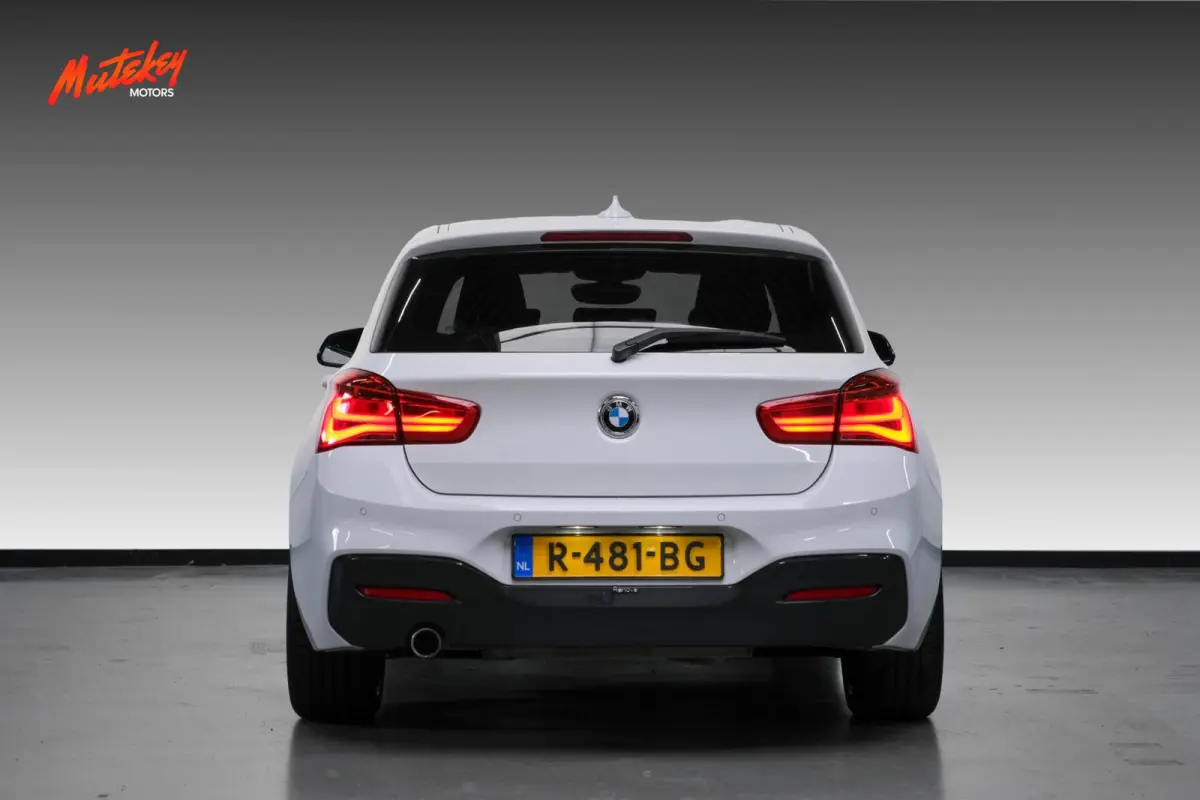 118i M Sport | Zwart leder
