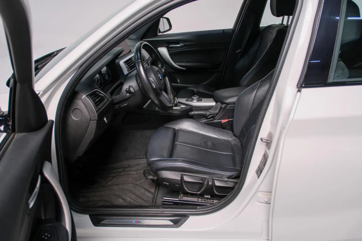 118i M Sport | Zwart leder