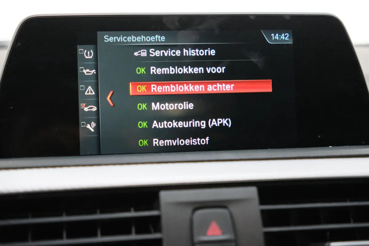 118i M Sport | Zwart leder