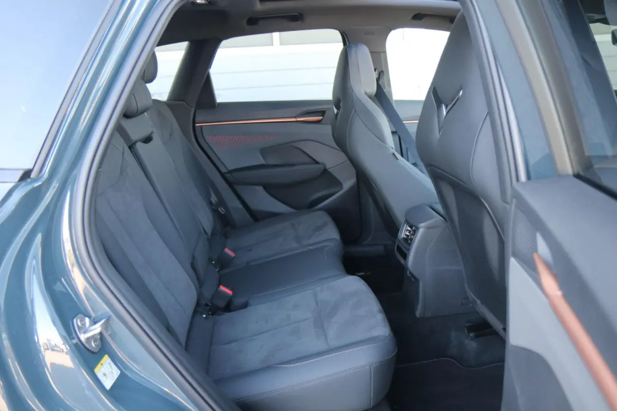 1.5 TSI e-Hybrid 272pk VZ Performance | SoH 100% | Trekhaak | Panoramadak | Sennheiser | 360 Camera