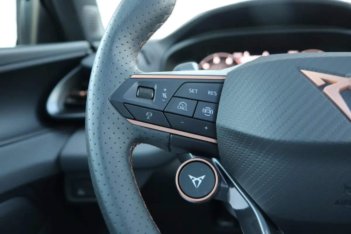 1.5 TSI e-Hybrid 272pk VZ Performance | SoH 100% | Trekhaak | Panoramadak | Sennheiser | 360 Camera
