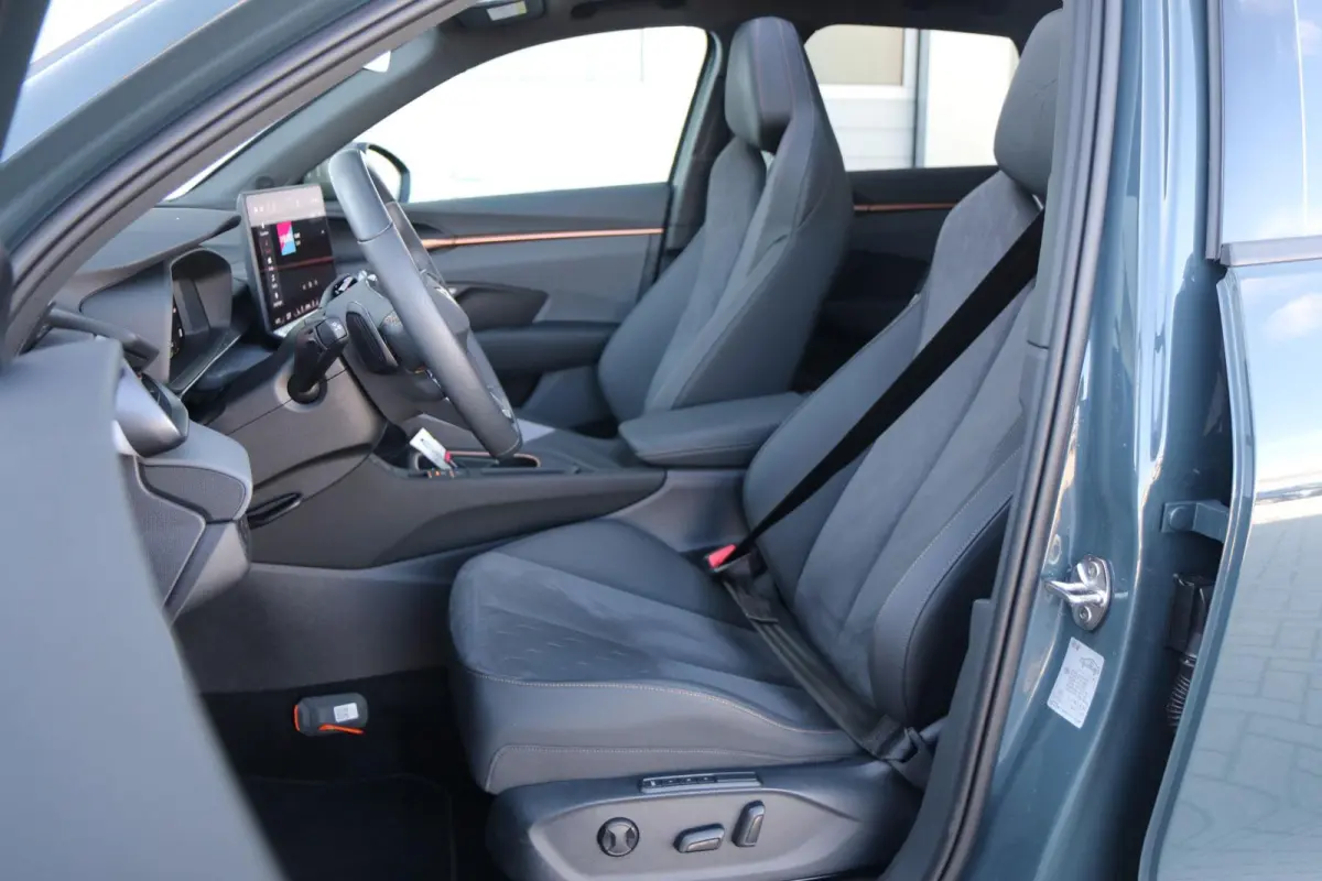 1.5 TSI e-Hybrid 272pk VZ Performance | SoH 100% | Trekhaak | Panoramadak | Sennheiser | 360 Camera