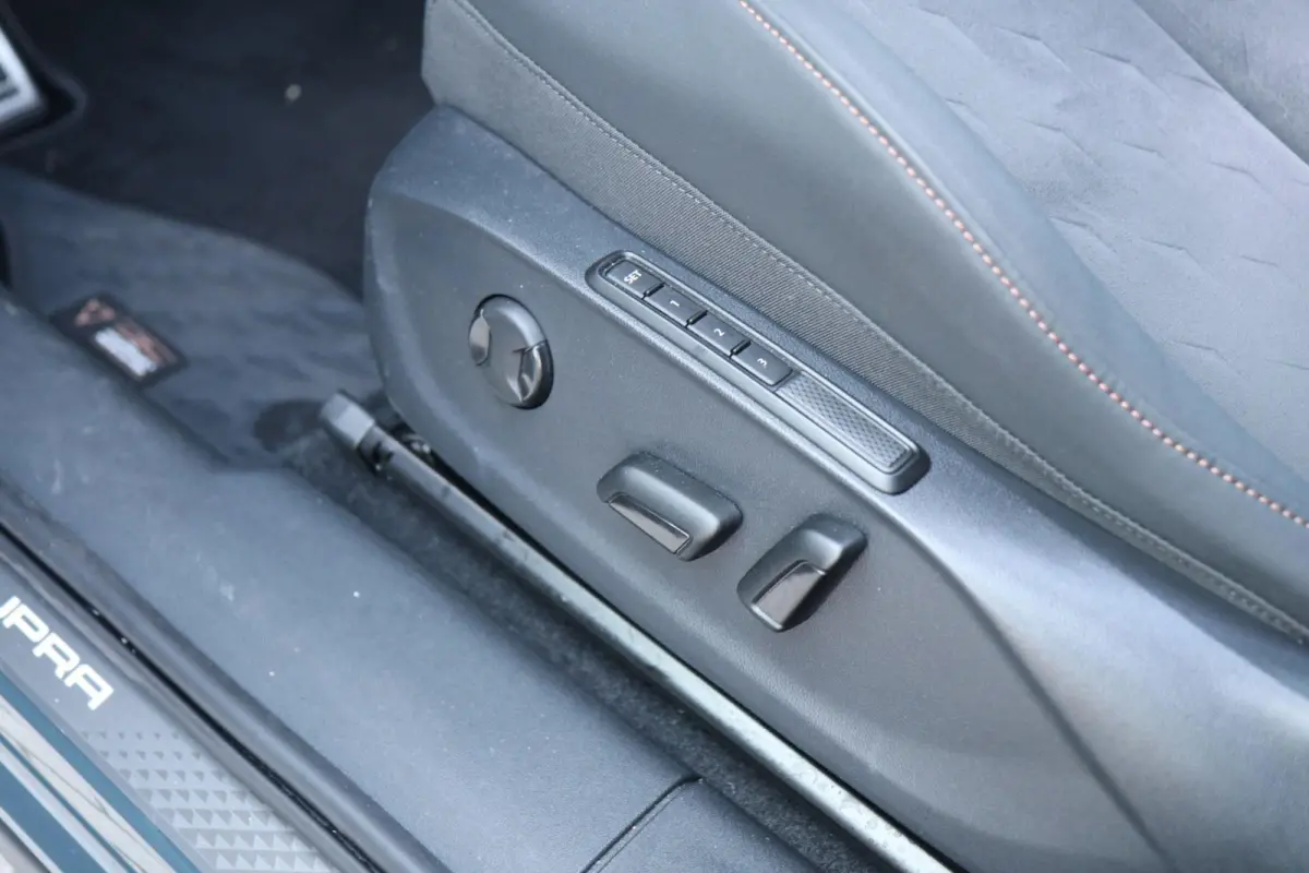 1.5 TSI e-Hybrid 272pk VZ Performance | SoH 100% | Trekhaak | Panoramadak | Sennheiser | 360 Camera
