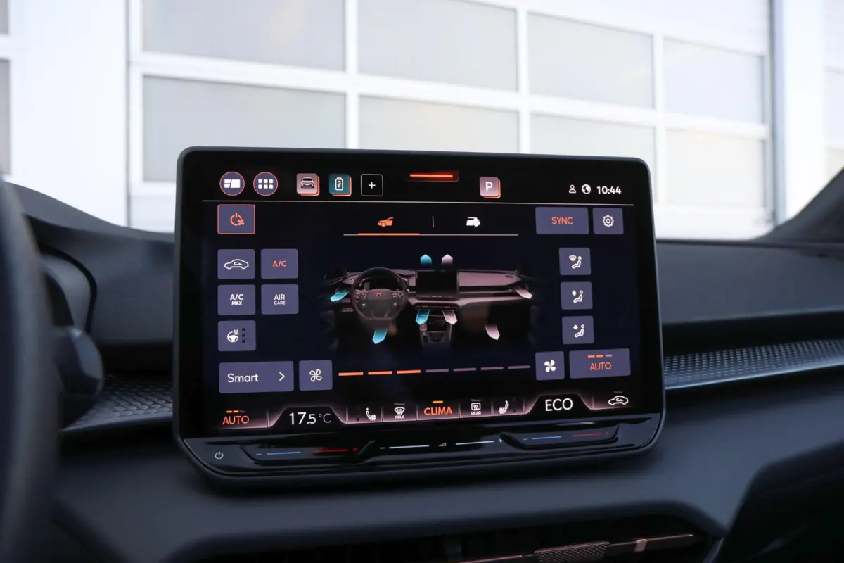 1.5 TSI e-Hybrid 272pk VZ Performance | SoH 100% | Trekhaak | Panoramadak | Sennheiser | 360 Camera