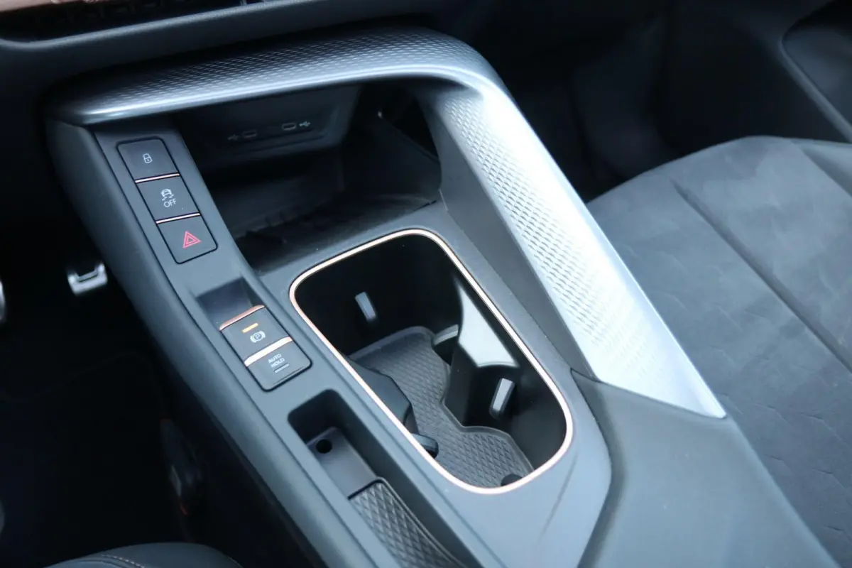 1.5 TSI e-Hybrid 272pk VZ Performance | SoH 100% | Trekhaak | Panoramadak | Sennheiser | 360 Camera