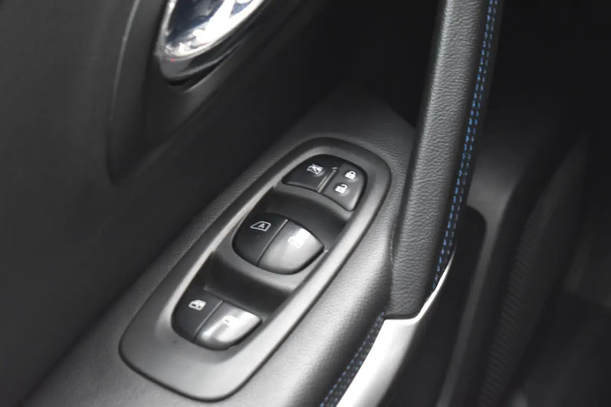 1.2 TCe BOSE 18"'LMV NAVI PANODAK LED NAVI