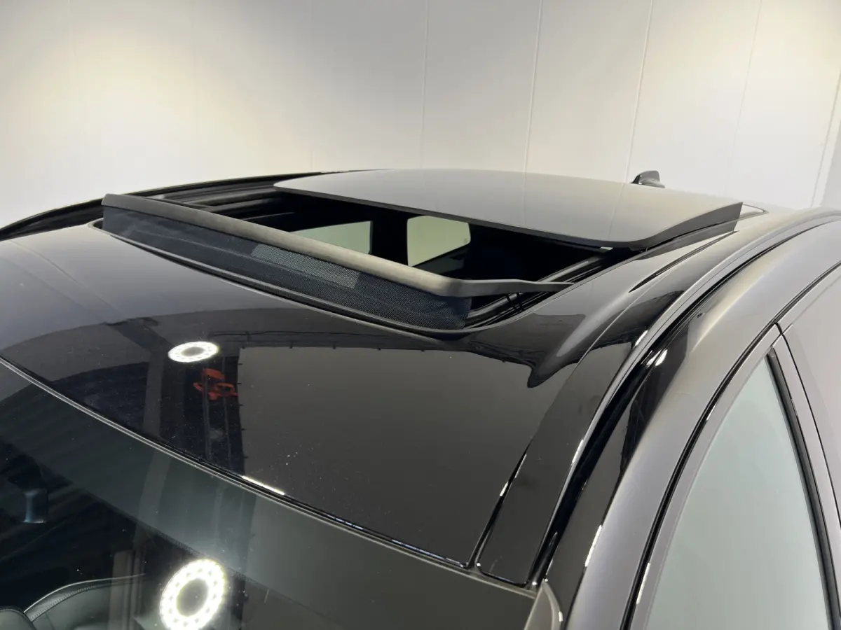 2.0 T6 Plug-in hybrid AWD Plus Black Edition | Panoramadak | Wegklapbare trekhaak | LED koplampen |