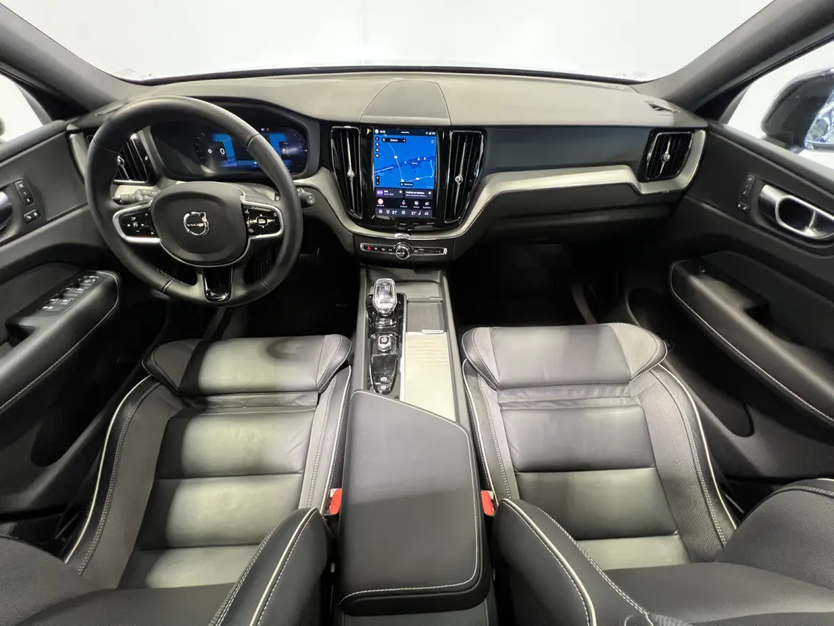2.0 T6 Plug-in hybrid AWD Plus Black Edition | Panoramadak | Wegklapbare trekhaak | LED koplampen |