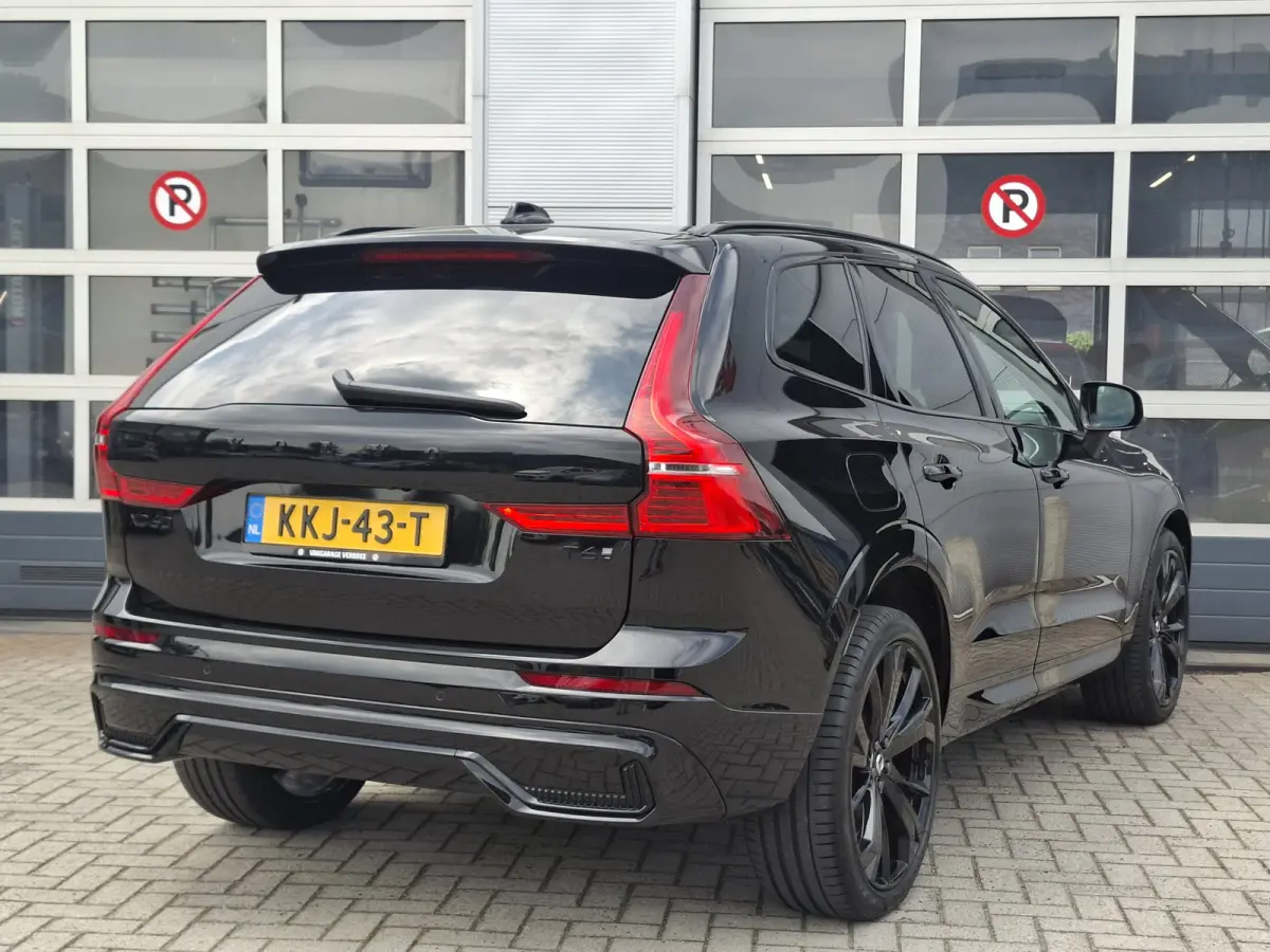 2.0 T6 Plug-in hybrid AWD Plus Black Edition | Panoramadak | Wegklapbare trekhaak | LED koplampen |