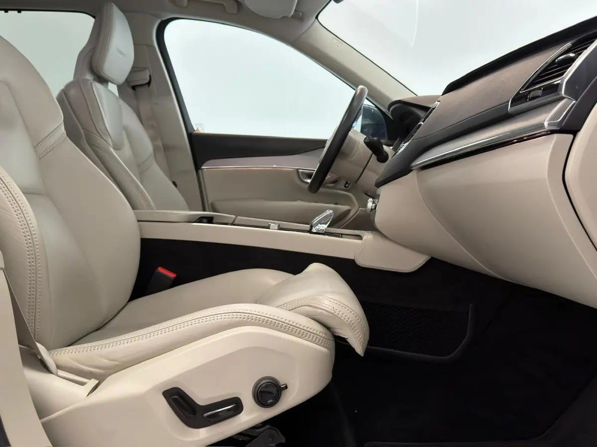 2.0 T8 Twin Engine Inscription / Exclusive / Trekhaak