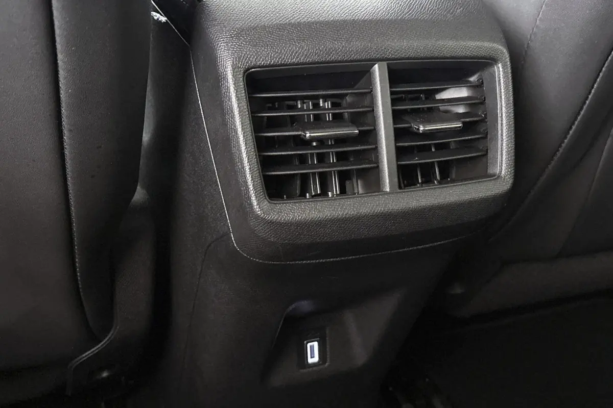1.2 Hybrid 136 Max Stoelverwarming Achteruitrijcamera