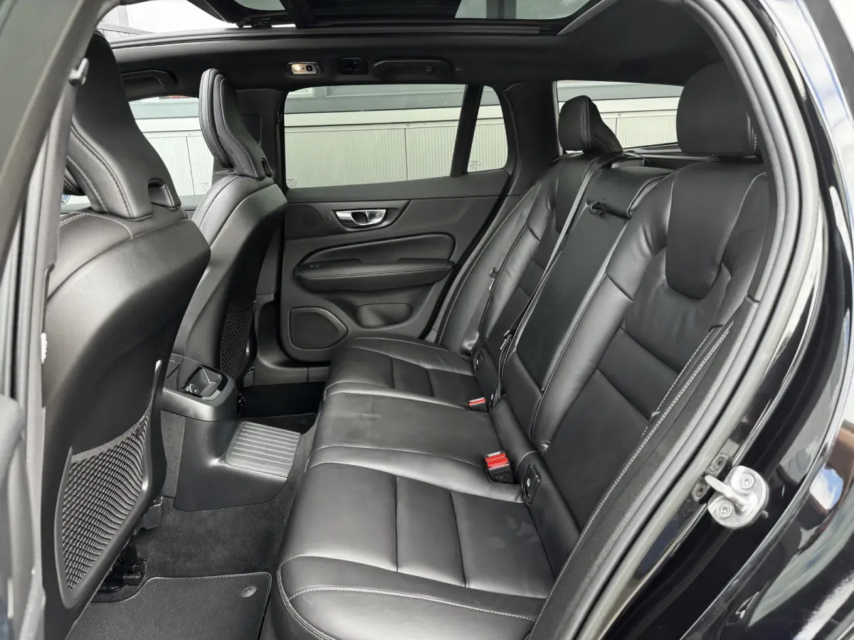 2.0 T6 Recharge AWD R-Design Long Range | 349 Pk | Stoelkoeling | Trekhaak | Pano | Nappa leder | 18 kwh accu