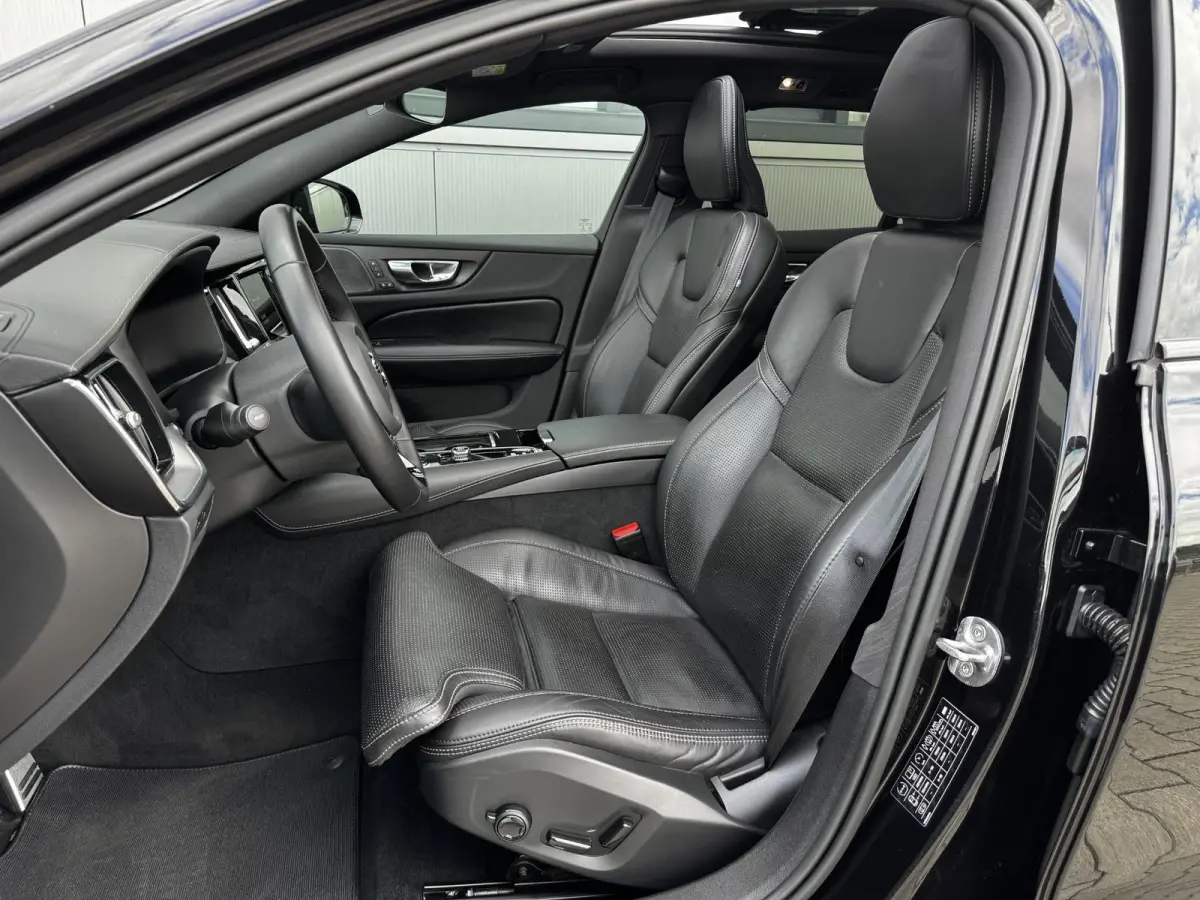 2.0 T6 Recharge AWD R-Design Long Range | 349 Pk | Stoelkoeling | Trekhaak | Pano | Nappa leder | 18 kwh accu