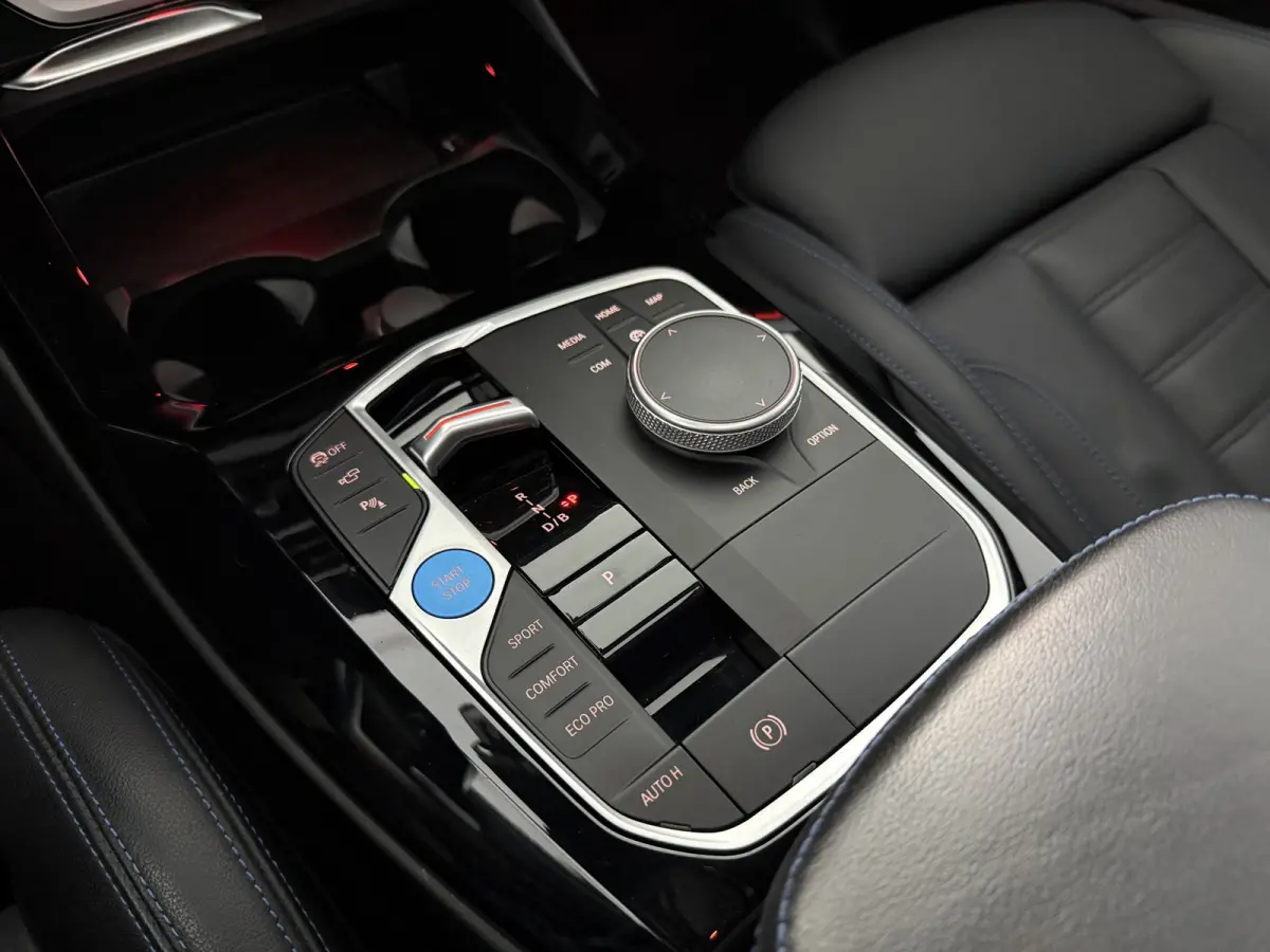 High Executive 80 kWh M-Sport | Snelladen | SOH 93% | H/K | Pano | 360° | Virtual | HuD | Memory | Sfeer