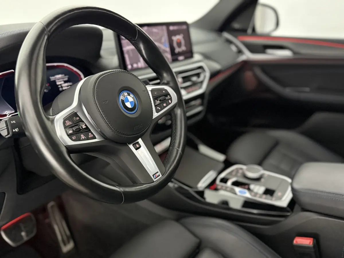 High Executive 80 kWh M-Sport | Snelladen | SOH 93% | H/K | Pano | 360° | Virtual | HuD | Memory | Sfeer