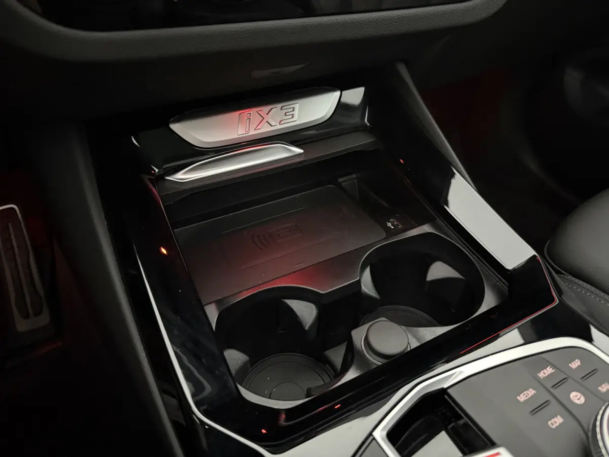 High Executive 80 kWh M-Sport | Snelladen | SOH 93% | H/K | Pano | 360° | Virtual | HuD | Memory | Sfeer