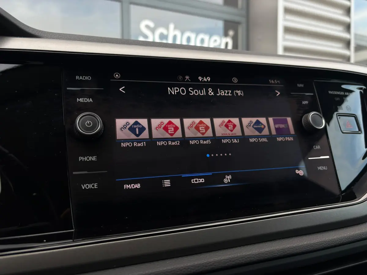 1.0 TSI 95 pk R-Line Edition 7-DSG | Achteruitrijcamera | Cruise control adaptief | Getint glas |