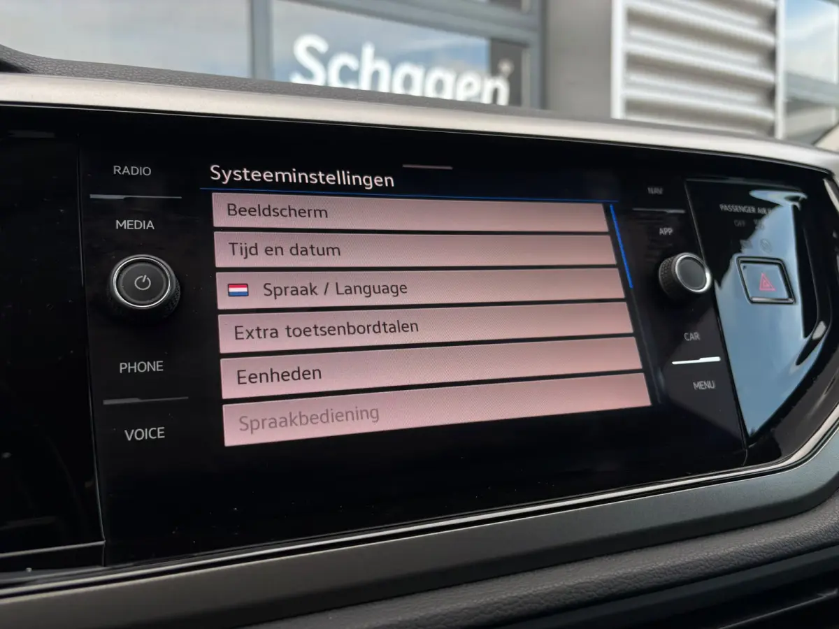1.0 TSI 95 pk R-Line Edition 7-DSG | Achteruitrijcamera | Cruise control adaptief | Getint glas |