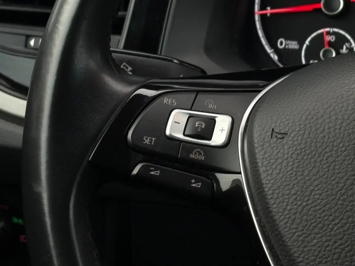 1.0 TSI 95 pk R-Line Edition 7-DSG | Achteruitrijcamera | Cruise control adaptief | Getint glas |