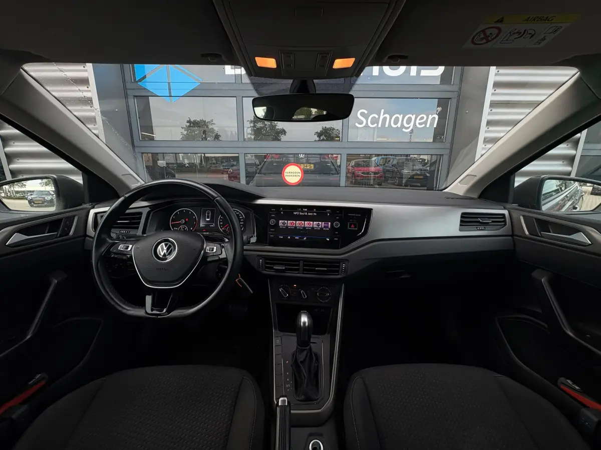1.0 TSI 95 pk R-Line Edition 7-DSG | Achteruitrijcamera | Cruise control adaptief | Getint glas |