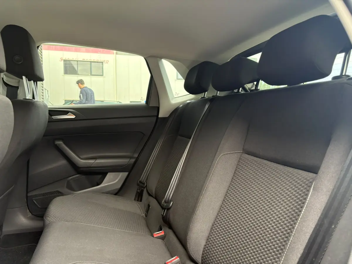 1.0 TSI 95 pk R-Line Edition 7-DSG | Achteruitrijcamera | Cruise control adaptief | Getint glas |