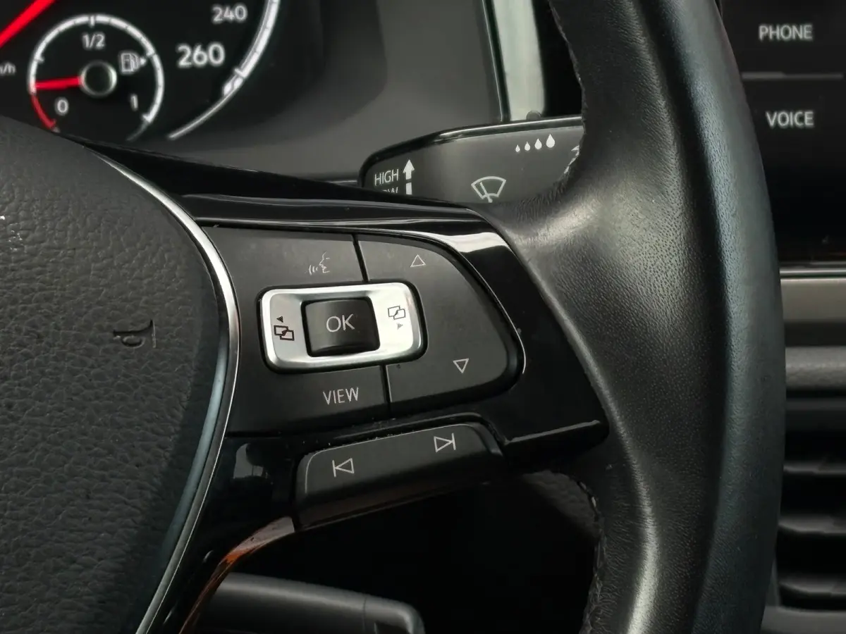 1.0 TSI 95 pk R-Line Edition 7-DSG | Achteruitrijcamera | Cruise control adaptief | Getint glas |