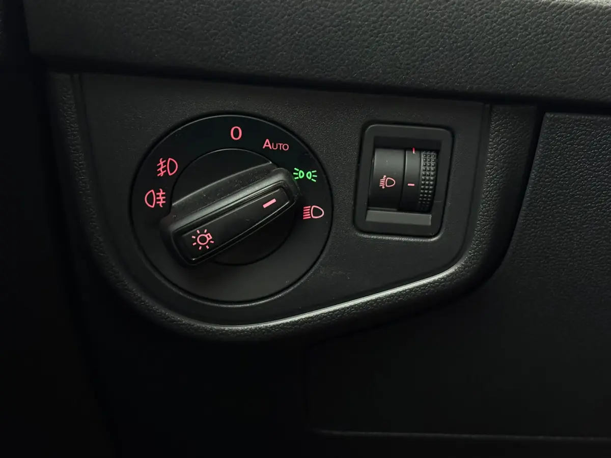 1.0 TSI 95 pk R-Line Edition 7-DSG | Achteruitrijcamera | Cruise control adaptief | Getint glas |