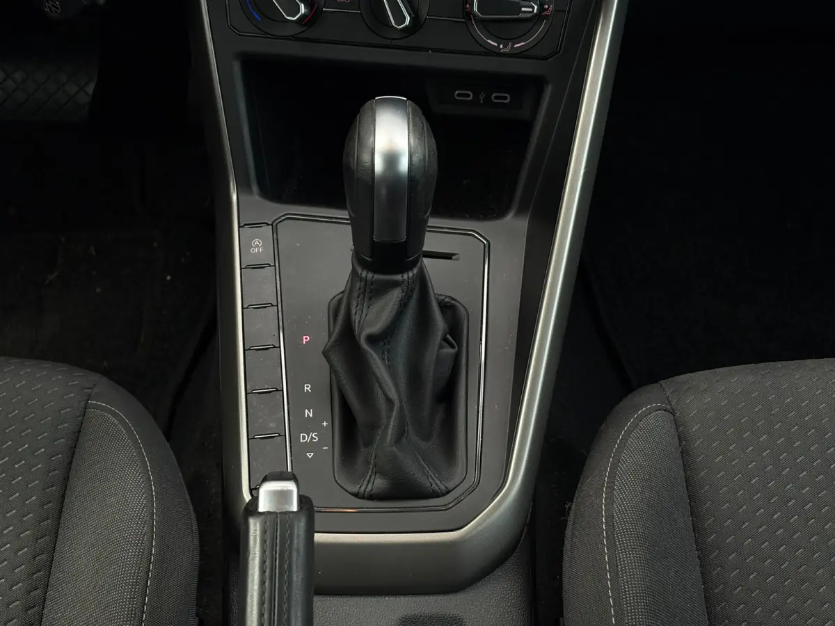 1.0 TSI 95 pk R-Line Edition 7-DSG | Achteruitrijcamera | Cruise control adaptief | Getint glas |