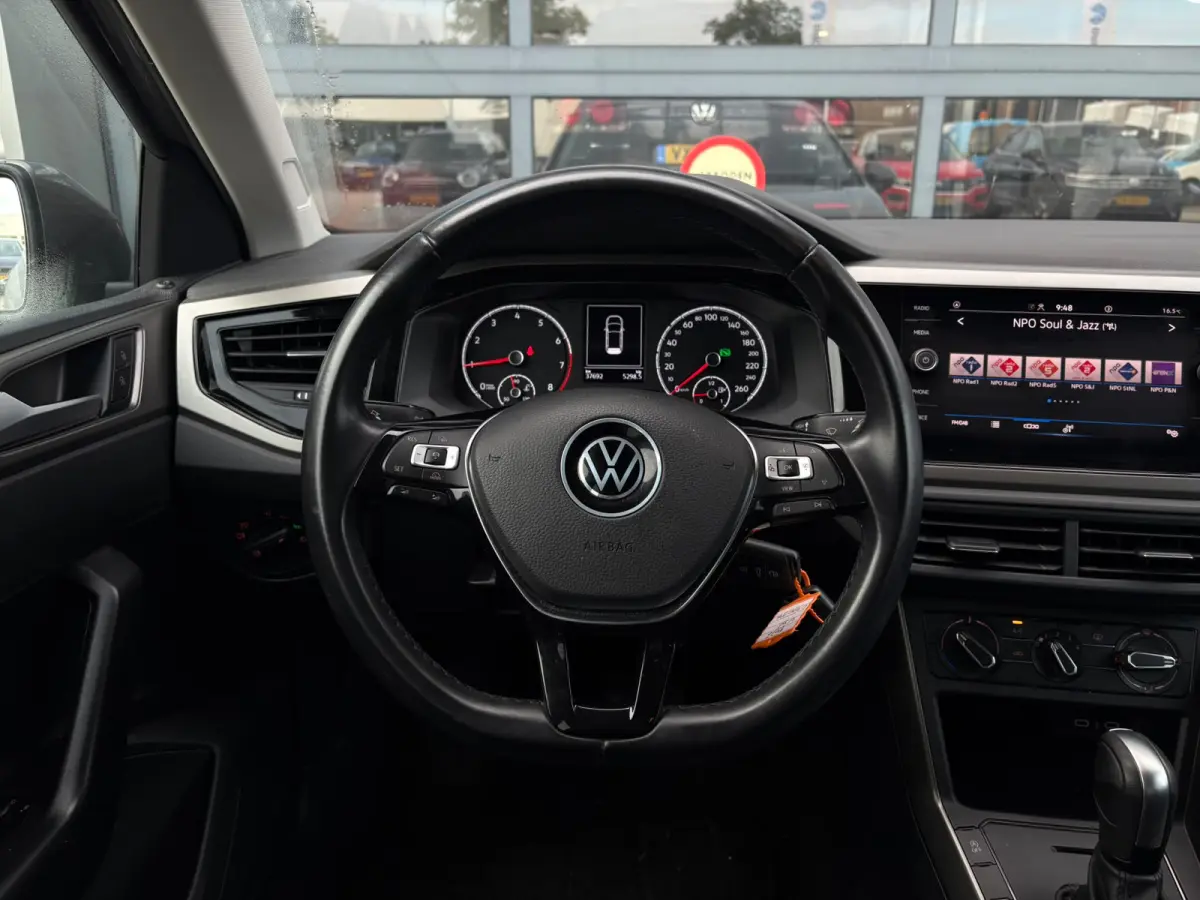 1.0 TSI 95 pk R-Line Edition 7-DSG | Achteruitrijcamera | Cruise control adaptief | Getint glas |