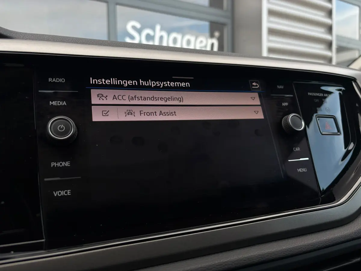 1.0 TSI 95 pk R-Line Edition 7-DSG | Achteruitrijcamera | Cruise control adaptief | Getint glas |