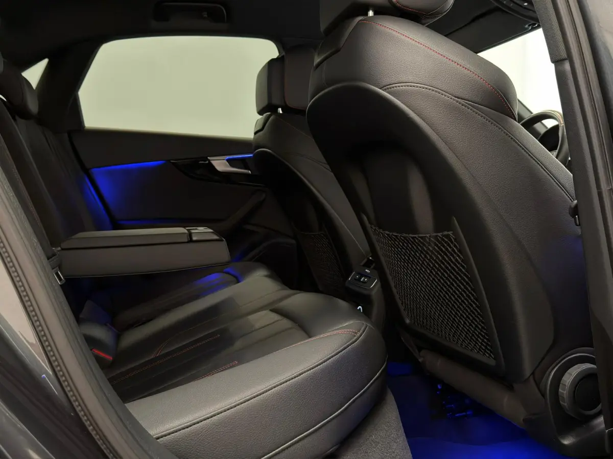 1.4 TFSI Sport S-Line Black Edition / NL-auto / Sfeerverlichting