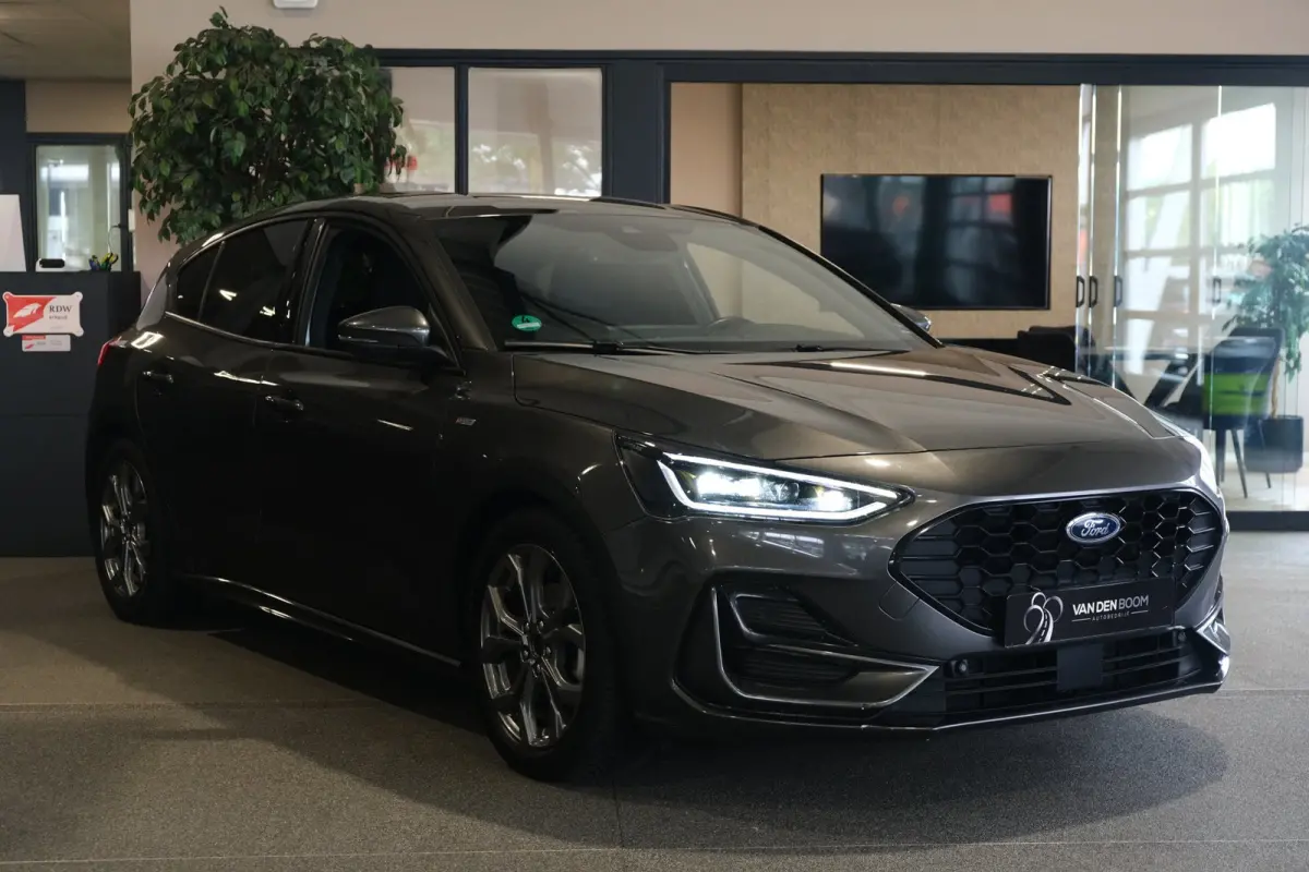 1.0 EcoBoost Hybrid ST Line X 155pk Navi Cam Led Nieuw Model