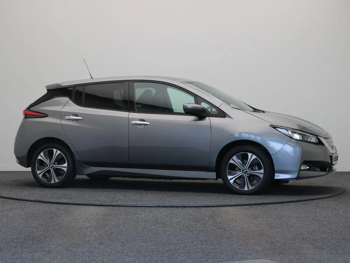 e+ N-Connecta 62 kWh | 91% SOH | Stoelverwarming voor en achter | Apple carplay/android auto | Ronomzichtcamera | Climate control | dode hoek detectie |