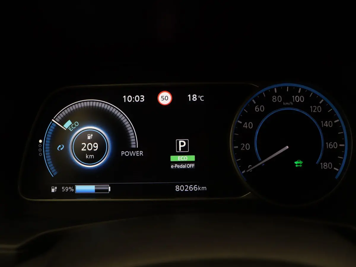 e+ N-Connecta 62 kWh | 91% SOH | Stoelverwarming voor en achter | Apple carplay/android auto | Ronomzichtcamera | Climate control | dode hoek detectie |