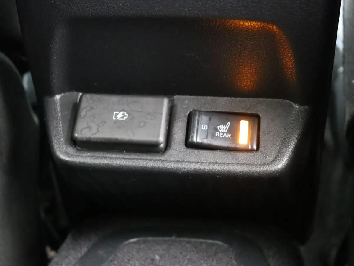 e+ N-Connecta 62 kWh | 91% SOH | Stoelverwarming voor en achter | Apple carplay/android auto | Ronomzichtcamera | Climate control | dode hoek detectie |
