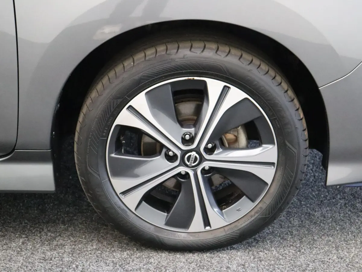 e+ N-Connecta 62 kWh | 91% SOH | Stoelverwarming voor en achter | Apple carplay/android auto | Ronomzichtcamera | Climate control | dode hoek detectie |