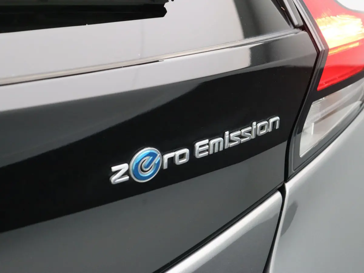 e+ N-Connecta 62 kWh | 91% SOH | Stoelverwarming voor en achter | Apple carplay/android auto | Ronomzichtcamera | Climate control | dode hoek detectie |