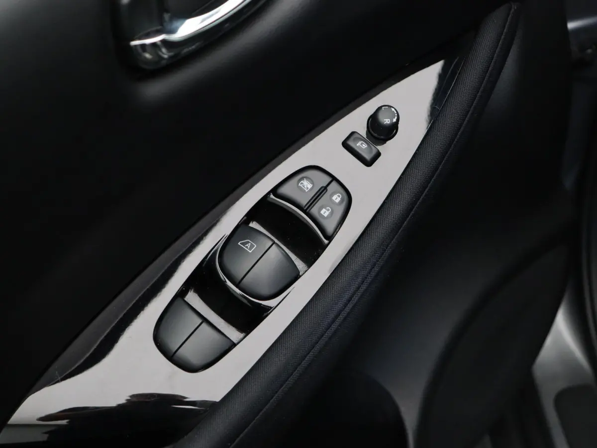 e+ N-Connecta 62 kWh | 91% SOH | Stoelverwarming voor en achter | Apple carplay/android auto | Ronomzichtcamera | Climate control | dode hoek detectie |