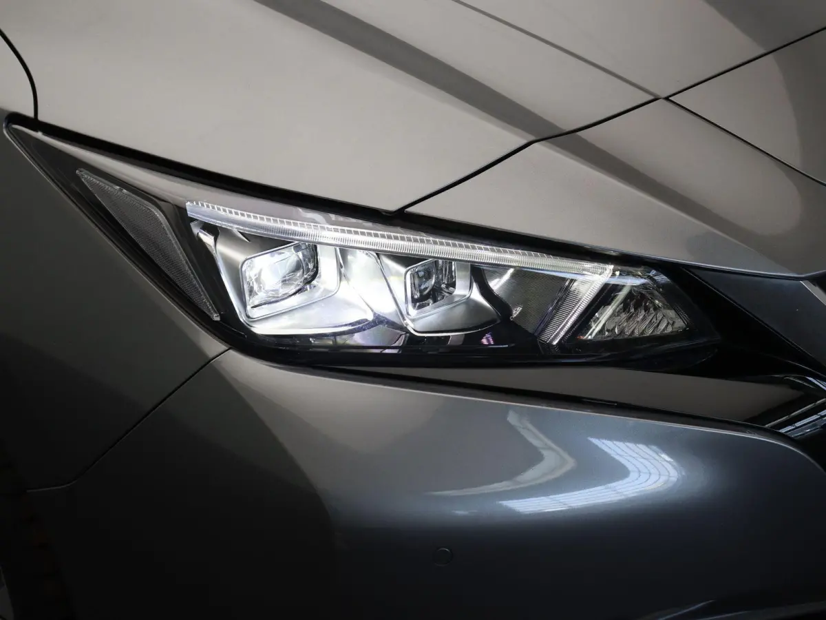 e+ N-Connecta 62 kWh | 91% SOH | Stoelverwarming voor en achter | Apple carplay/android auto | Ronomzichtcamera | Climate control | dode hoek detectie |