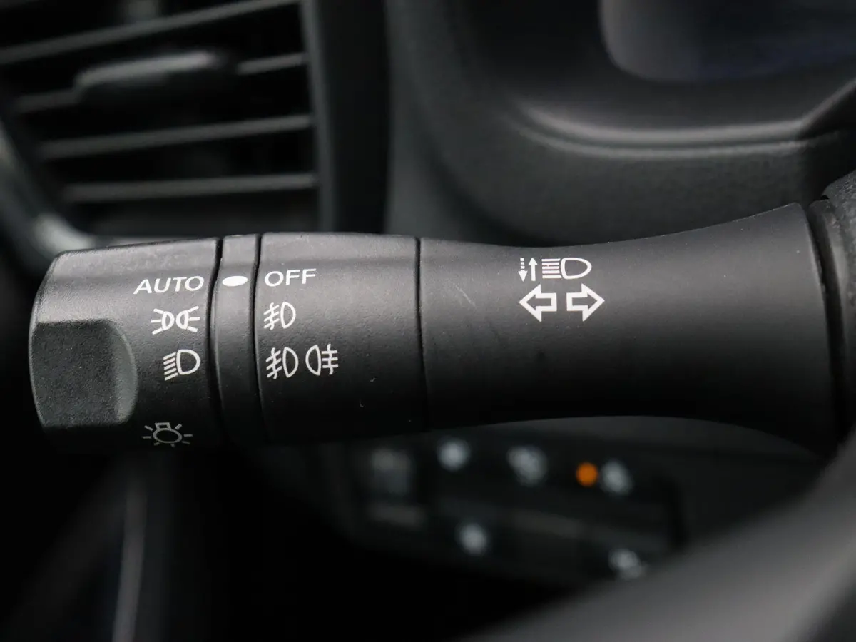 e+ N-Connecta 62 kWh | 91% SOH | Stoelverwarming voor en achter | Apple carplay/android auto | Ronomzichtcamera | Climate control | dode hoek detectie |