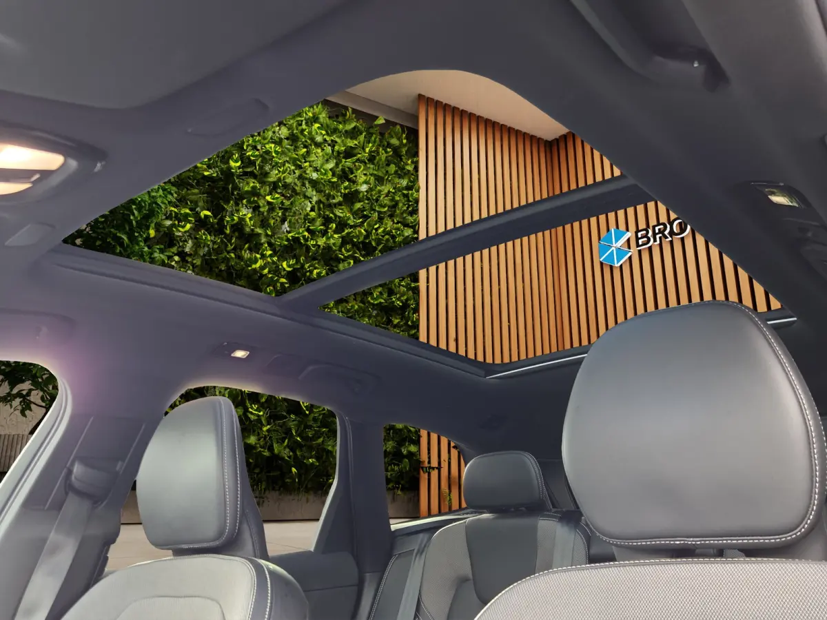 2.0 T6 Plug-in hybrid AWD Ultimate Dark | Long Range! | Luchtvering | 22" Velgen | Head-up | Pano | Memory | Harman/Kardon